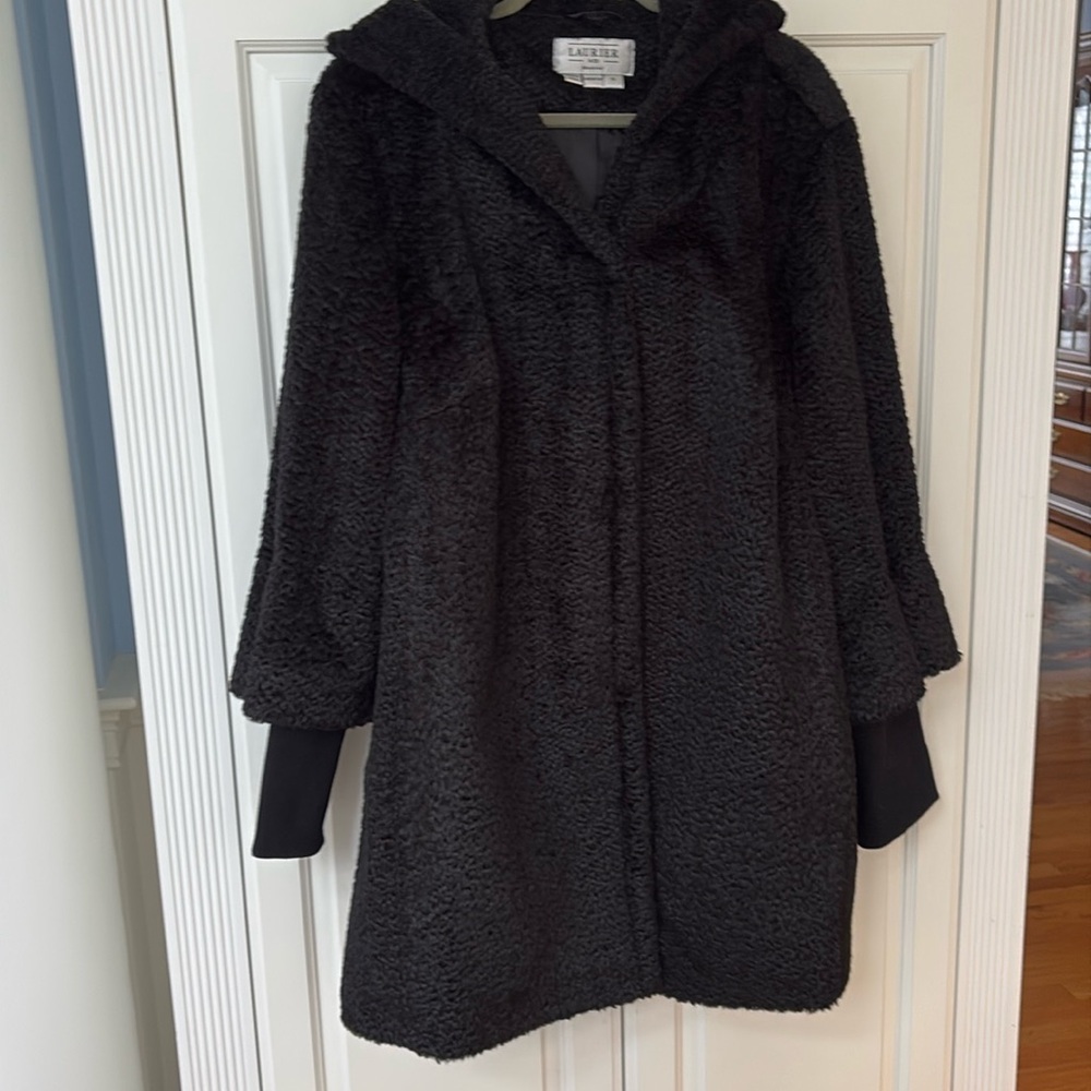 Laurier and co Montreal women’s faux fur coat